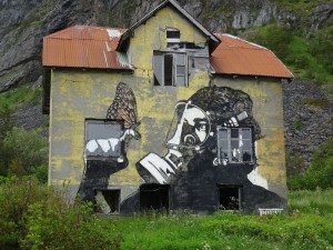 Lofoten Gimsoy mural de Pobel